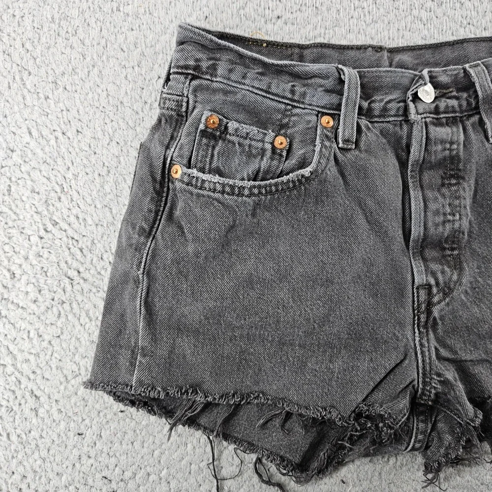 Levis Shorts Womens 25 Black 501 Black Denim Jean Cutoff Frayed Hem Beach - Picture 2 of 16